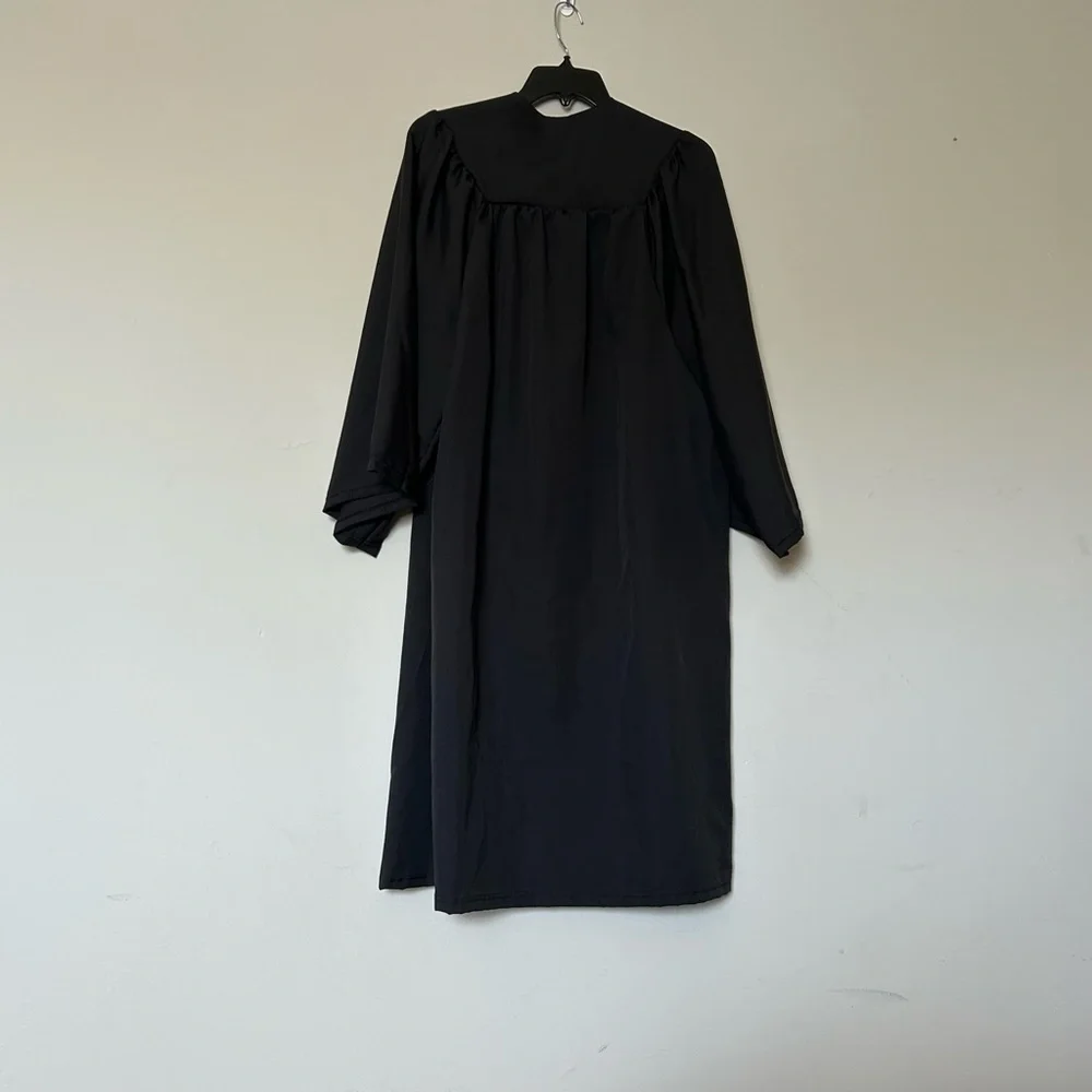 Oak Hill Green Weaver Black Graduation Cap & Gown Size 5'0" - 5'2" - Picture 2 of 3